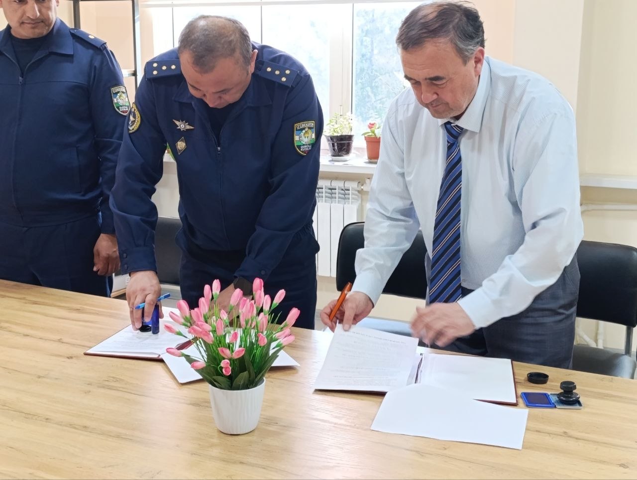 Yangi hamkorlik: Texnikum va harbiy qism o‘rtasida Memorandum imzolandi