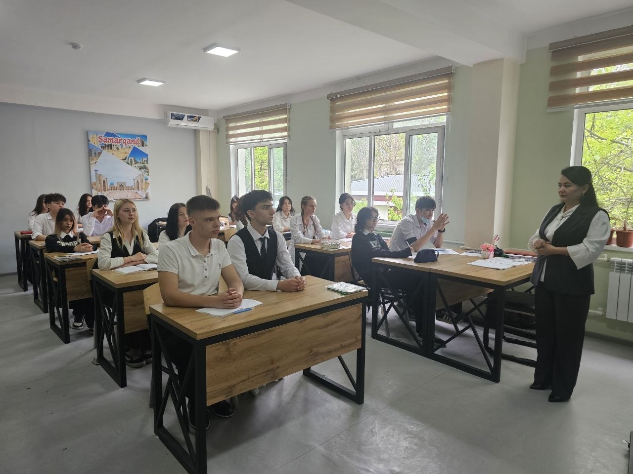 Texnikumda "Kelajak soati": Sohibqiron Amir Temur siymosiga ehtirom