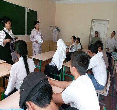 Kelajak kasbiga yo‘llanma: Texnikum o‘qituvchilari maktablarda targ‘ibot ishlarini olib bormoqda